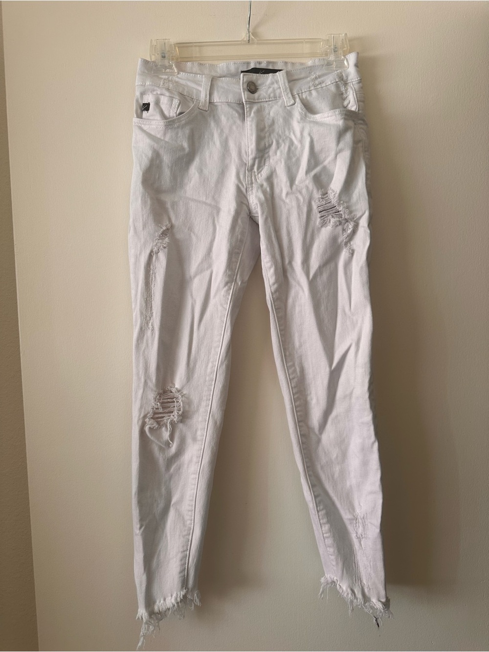 KanCan White Distressed Skinny Jeans